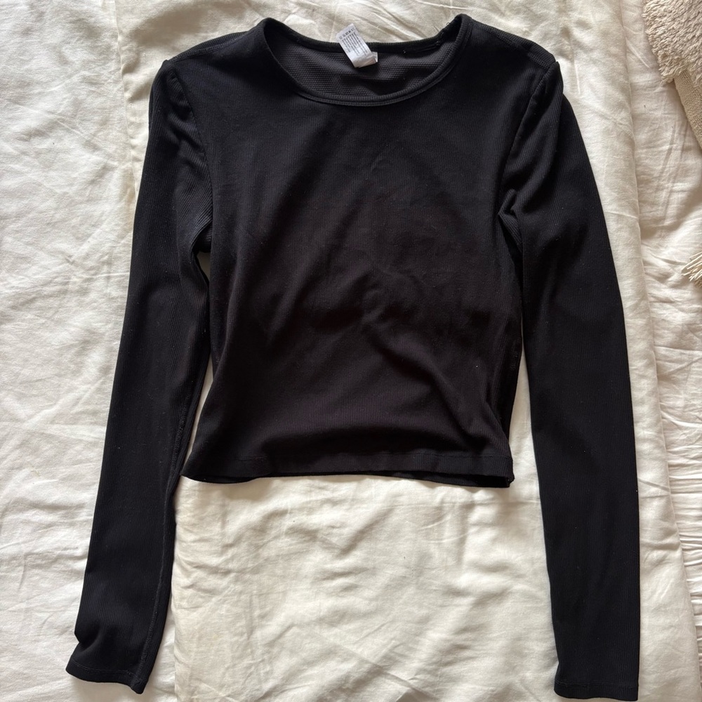 Black Long-Sleeve Workout Top with Built In Bra
